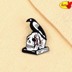 Halloween Bloodcurdling Vulture Skeleton Emamel Pin Men Black Punk Style Skull Brosch Jeans LAPEL PIN BADGE SMYCKE