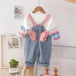 衣類セット女の子のベビー服セット韓国の子供のデニムストラップパンツ長袖Tシャツ2ピース春と秋