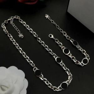 Colar de gargantilha de ganga moda masculina pulseiras de aço inoxidável colares de corrente de prata para mulheres letras de marca de luxo pendentes Bracelet Ladies Jóias com caixa