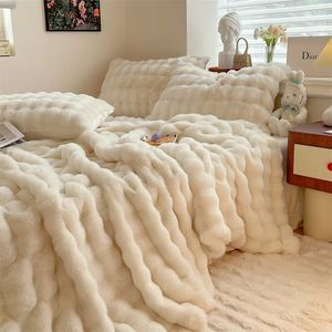 Luksusowy sztuczny futra aksamitna koc polarowy koc zimowy rzut podwójna warstwa ciepła kaszmir koralowy faux rabbit futra arkusz łóżka 231221