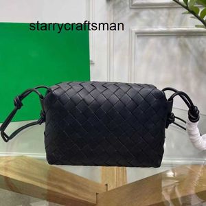 Italien Botteg Venet läder hangbag designer lady cross body axel crossbody väska vävd handväska magnetisk dragkedja