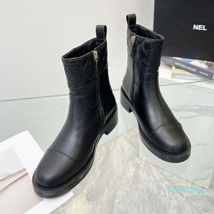 2023 Fashion Round Head Anti Slip Martin Boots Luxury Leadine Leather Side Sidting Boots Flat Boots