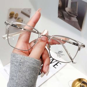 CH Cross Solglasögon Frames Designer Chromes Womens Fashionable Men's Black Eyebrow Flower Square Half Frame Fashion Glasses Blue Heart 2024 Högkvalitativ E6HQ