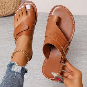 Slippers 2024 Women Women Praia Flat Retro Faux Leather Slip-On Aberto Aberto Anti-Slip Summer Casual All Match Flip Flip Slides Sandals