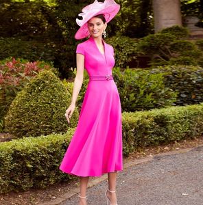 Elegant Hot Pink A-line Mother of the Bride Dress 2024 V Neck Lace Appliques Short Sleevs Tea Length Length Satin Wedding Guest Party Gowns Robe De Soiree