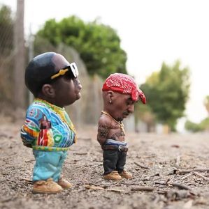 Mini Ornament Home Garden Objects Figurer Hip Hop Funny Rapper Bro Figurinuppsättning för inomhusskulpturer Dekorationer Party Party