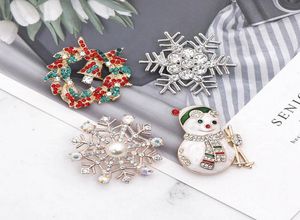 Silverfärg julkristall snöflinga brosch färgglada emalj träd broscher gåva smycken dekorativa stift snögubbe bell brosches6400754