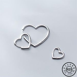 100% Real 925 Sterling Silver Heart -formade öronörörningar Trendiga koreanska hoopsörhängen för kvinnor Jul Fina smycken 200924308m