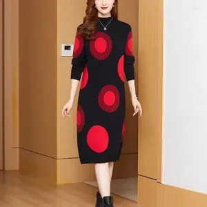 Vestidos casuais Mulheres elegantes vestido de malha de tamanho grande 2023 Autumn Roupos de inverno moda ponto impressão feminina fina sweater de baixo para o joelho