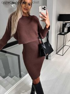 Zweiteiliger Kleid Herbst Winter zweiteilig Set für Frauen elegant gestrickter Pullover+V Hals Midi Slip Kleider Anzug Mode 2023 Neu in passenden Sets L231221