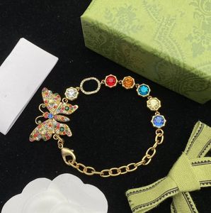 Kvinnor ädelstenar Butterfly Necklace Designer Armband för kvinnor Fashion Earring Love Smycken Lyx varumärke Simple Diamonds Letters Halsband Lady Wedding Presents