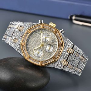 Orologio con diamanti Orologi di design da uomo Movimento automatico al quarzo Cinturino con diamanti Orologio da polso impermeabile in acciaio inossidabile con zaffiro Regalo di moda