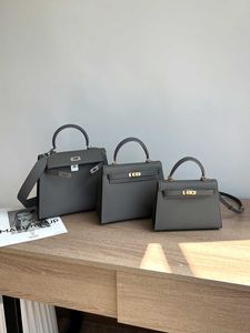 Akilyle Luxury Designer Totes Bag Tin grigio tracolla larga modello borsa in pelle di vacchetta borsa a tracolla in vera pelle borsa con fibbia borsa da donna