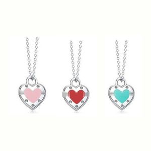 2024 Designer High Version T-home 925 Sterling Silver Enamel Dropper Heart Shaped Pendant Rivet Necklace Family Style Love Collarbone Chain