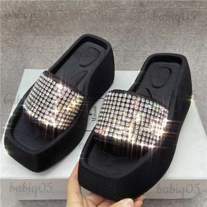 Pantofole brillanti brillanti strass suola spessa designer di marca pantofole da donna scarpe basse scarpe aperte moda sexy scarpe da donna all'aperto T231221