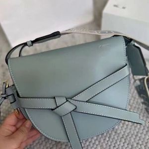 Desinger Bags Kadın Deri eyer Messenger Moda Hafif Çanta Omuz Kahverengi Marka Tasarımcı Crossbody Kadın Çantalar