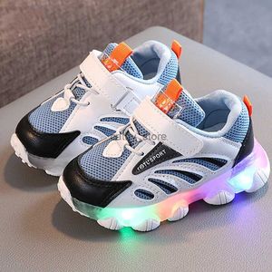 Athletic Outdoor Children Luminous Mesh Breathable Sneakers with LED Lights Baby Glowing Shoes Girls Boys Kids Lighted Toddler Shoes Size 21-30L231221