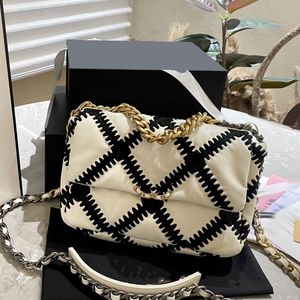 19 Series Fashion Womens Shoulder Bag 26cm Leather Bold Line Grille Gold Hardware Metal Chain Chain Top Luxury Handbag Crossbody Bag Makeup Bags Travel Airport Bags