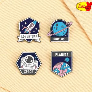 Neue Cartoon Space Adventures Broschen süße Astronauten Space Shuttle Emaille Pins Space Liebhaber Kinder Revers Stecknadel Schmuck Geschenk