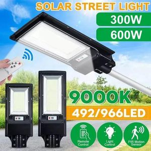 Lätt högeffekt 300W 600W Solar Lamp Street Light Outdoor Lighting Radar Sensor Road Lamp med Pole Fjärrkontroll 492LED 966LED