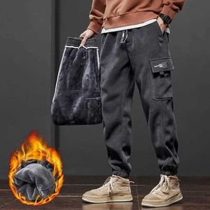 Herren Jeans Winter Herren Fleece Jogginghose warme dicke Cord -Frachthose Mode koreanische lässige Harem Joggpants Streetwear Schwarz J231222