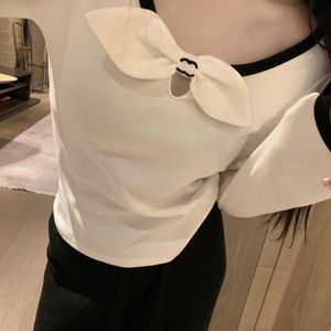 Women's T-shirt with black white and pink contrasting color bow logo decoration on the chest Slash Neck sweet pure cotton top
