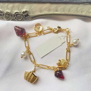 Bracelets de link 2023 Planta pastoral doce Red Resina Red Strawberry Pearl Basket Basy Bee Gem Bracelet Ornament feminino