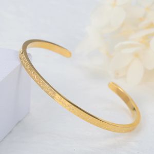 Bangle Ayatul Kursi manschett Bangles Anpassade rostfritt stålarmband djupa graverade smycken Islam Muslim Arabiska gud Messager för kvinnor gåva 231222