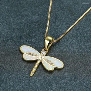 Collane a ciondolo ultima collana per donne gioielli bianchi simulato Opal Dragonfly Exquisite Gidone Gift Festival