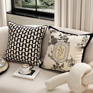 Retro Black Flora Pillow Cover Ivory Sofa Cushion Case Chinese Luxury Velvet Home Cojines Elegant Chair Bedding Coussin Decorate 231221