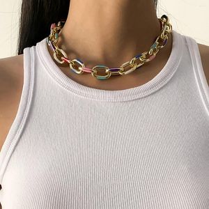 Correntes coloridas coloridas de link de metal colorido para mulheres boho colares de gargantilha curta curta 2023 moda em jóias de pescoço