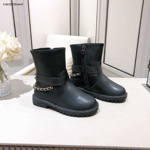 New Baby Boots Boots Metal Chain Decoration Designer Kids Shoes Size 26-35 بما في ذلك Side Box Side Szipper Design Sneakers Dec10