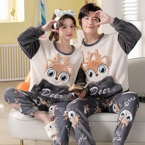 32 Estilo Flanela quente Plush Winter Casal Pijama Conjunta Pijama de Manga Longa Oneck para Mulheres Momes Momes Vestação de Amor Cloeava Doce Cartoon 231221