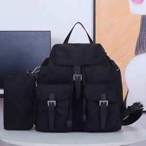 Men de luxo de luxo Nylon Backpack Style Designer Bags Totes Mulheres Pu Leather Ombro Bag Letter Zipper Mulheres Compartimento Interior Cartilhas de Burse 1BZ811