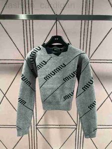 Kvinnors tröjor Designer MM Family Autumn/Winter New Series Jacquard Letter Pullover Tröja Oblique Short Slim Fit Sticke Pfur