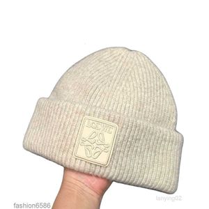 Beanie/Skull Caps Loewee Beanie Designer Top Quality Hat No Plush Style Brim Warm Knit for Autum Winter Fashionable Party