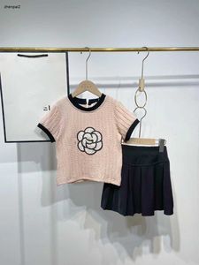 Luxury Girls Dress Suits Summer Baby Set Size 110-160 Barn Designer Kläder Blomma Dekoration Kort ärm T-shirt och kjol Dec10