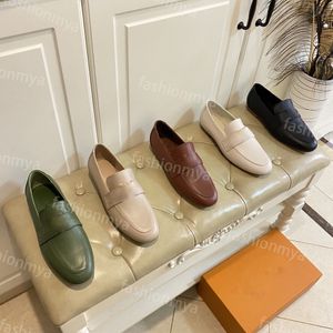 Designer Dress Shoes Capri Loafers Kvinnor Sandaler Flat Mule Loafer Platform Mules Guneine Leather Shoes Gummi tofflor 35-42