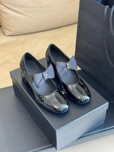Дизайнерские женские туфли на высоком каблуке, черно-белая блестящая юбка, элегантная мода, сексуальные формальные телесные женские туфли из лакированной кожи с мешком для пыли на высоких каблуках35-40