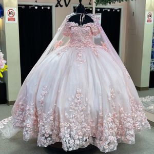 Pink Sweetheart Quinceanera Vestidos Flores Apliques de renda com Cape Sweet 15 Girls Princess Dress Vestidos 15 De Quinceanera