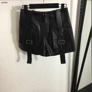 Designer Kvinnor Shorts Luxury Clothing for Women Summer Pants Fashion Pocket Girl Zipper Straight Leg Pants Ladies Casual Pants 22 december