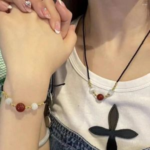 Colares de pingentes Moda Moda Lucky Opal e Red Agate Stone Pedra Mão Tecido Colar de pulseira para mulheres amantes Casais Jóias de presente de estudante