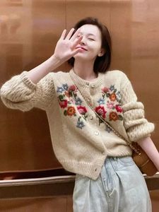 High End Heavy Industry Small Figure Embroidery Flower Knitted Sweater Loose Coat Autumn and Winter Sweet Women's Clothing 231221