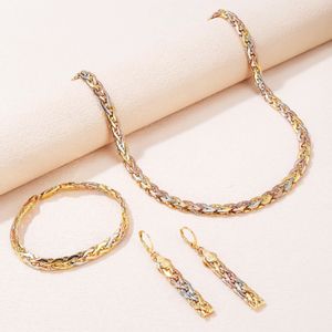 Selead Design Exquisite Vintage Large Hoop Necklace Earring Bracelet Ladies Fashion Gift Jewelry Set 231221