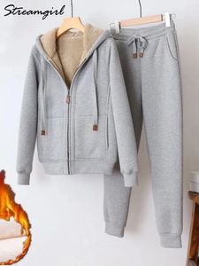 Winter Warm Sports Suits For Women Velvet Track Suit Thick Hoodies Jackets And Sweatpants Fleece 2 Piece Sets Women Outfit 231221