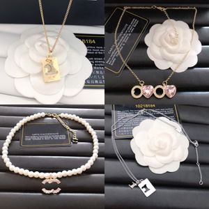Diamond Necklace Gold Plated Brand Designer Pendants Halsband Titanium Steel Heart Letter Choker hänge pärlkedjan smycken tillbehör