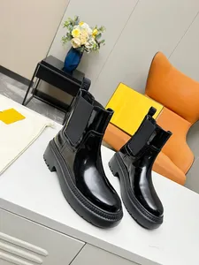 أحذية سوداء فاخرة للنساء مصمم أحذية صغيرة الثلج القماشية عالية التمهيد الدانتيل التنفس حتى الأحذية الخفيفة أزياء 0922