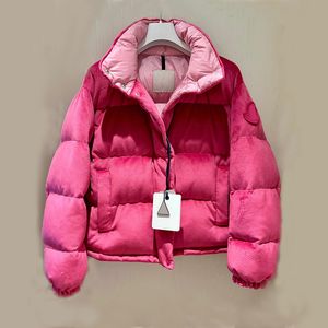 2023 Winter Women's Down Coat Women Short Velvet Lamp مقنعين خبز كلاسيكيات مخمور بطيور سترة مصمم فاخر الدفء معاطف معاطف سميكة