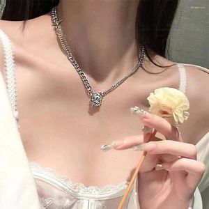 Chains Niche Ins Wind Star White Crystal Necklace Hypoallergenic 925 Sterling Silver Collarbone Chain Simple Sweater Holiday Gift