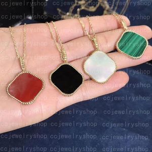 Long Sweater Necklaces Designer Clover Necklace 90cm Classic Fashion Gold Big Flowers Design Mother of Pearl Plated 18K for Man Wo173D